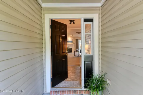 7596 Fawn Lake Drive N Jacksonville FL 32256