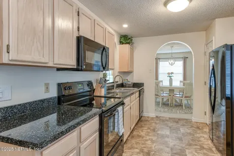 7596 Fawn Lake Drive N Jacksonville FL 32256