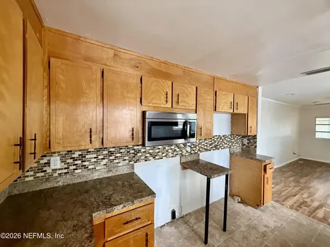 7330 Elwood Avenue Jacksonville FL 32208