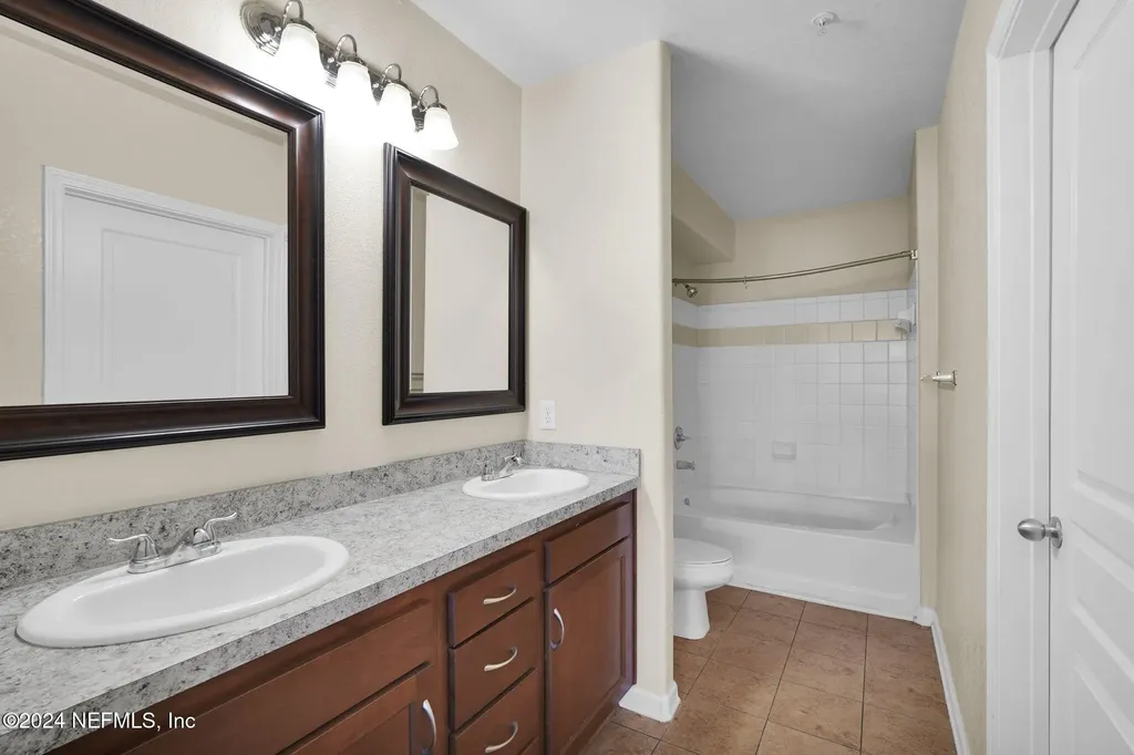 8290 Gate Parkway W Jacksonville FL 32216