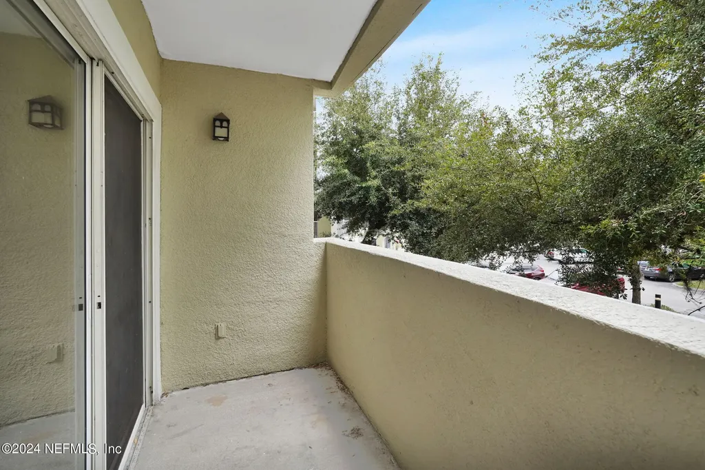 8290 Gate Parkway W Jacksonville FL 32216
