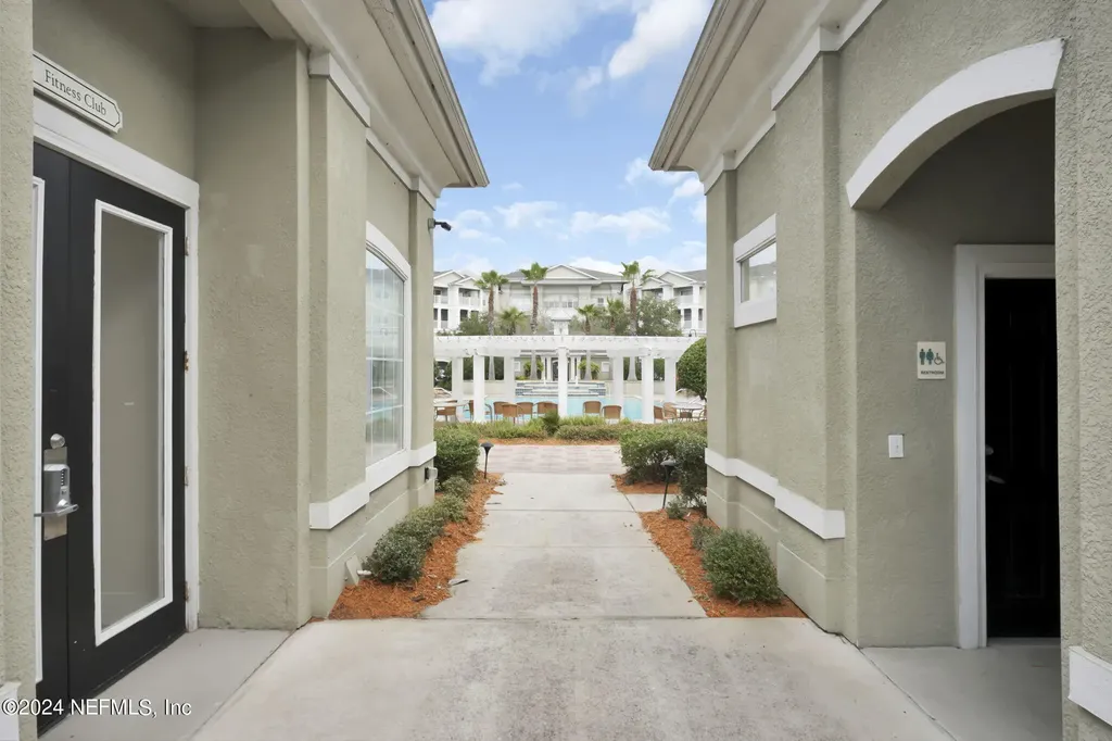 8290 Gate Parkway W Jacksonville FL 32216