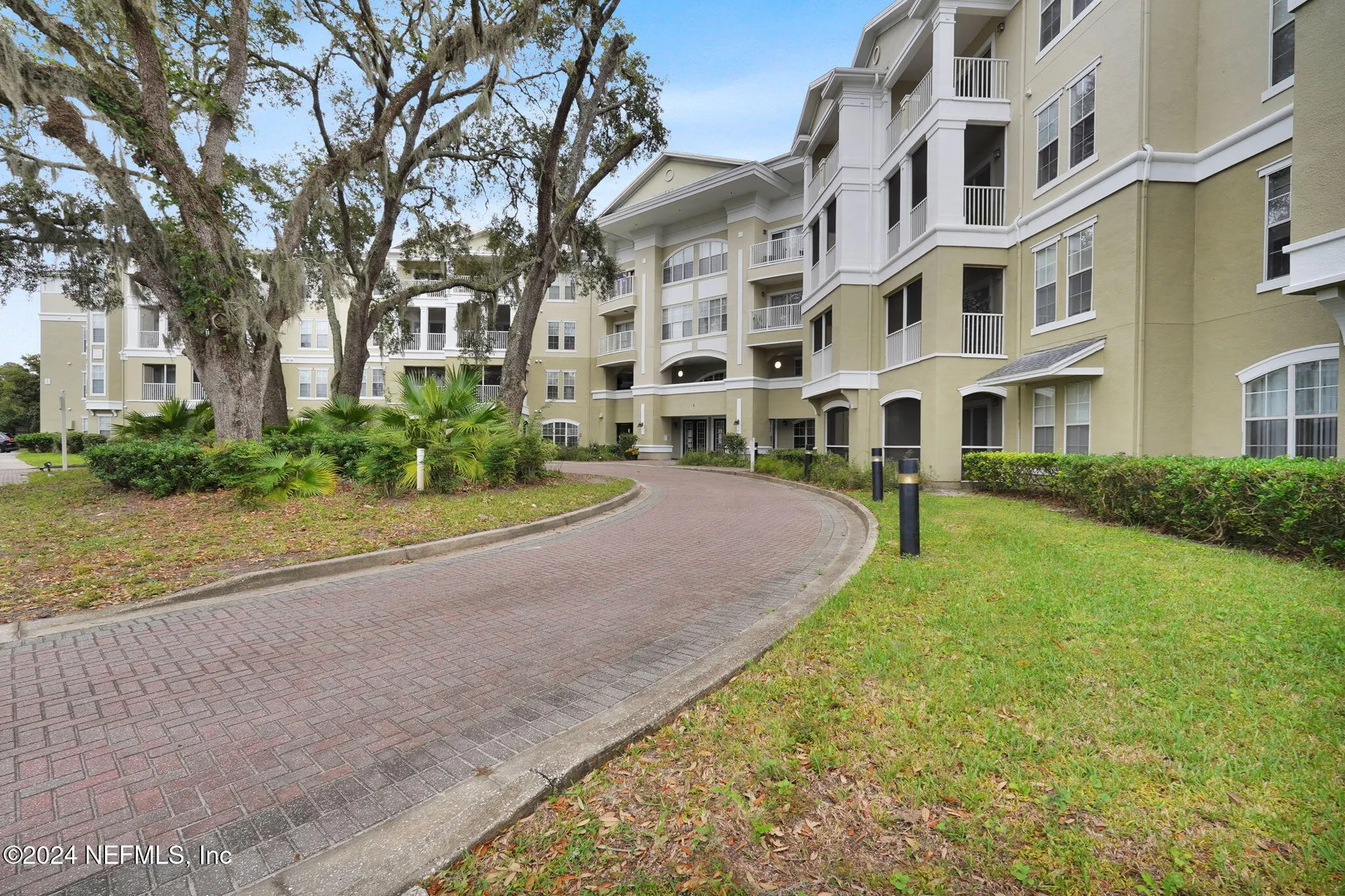 8290 Gate Parkway W Jacksonville FL 32216