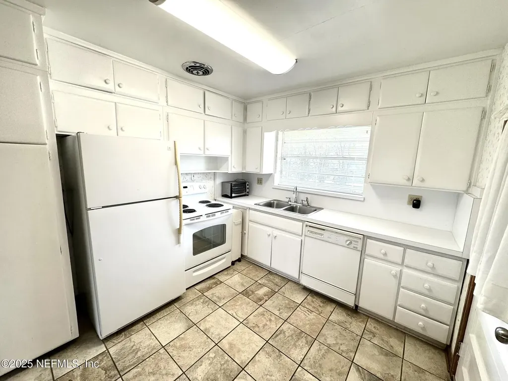 1137 6th Avenue N Jacksonville Beach FL 32250