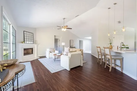 11437 Beecher Circle Circle E Jacksonville FL 32223