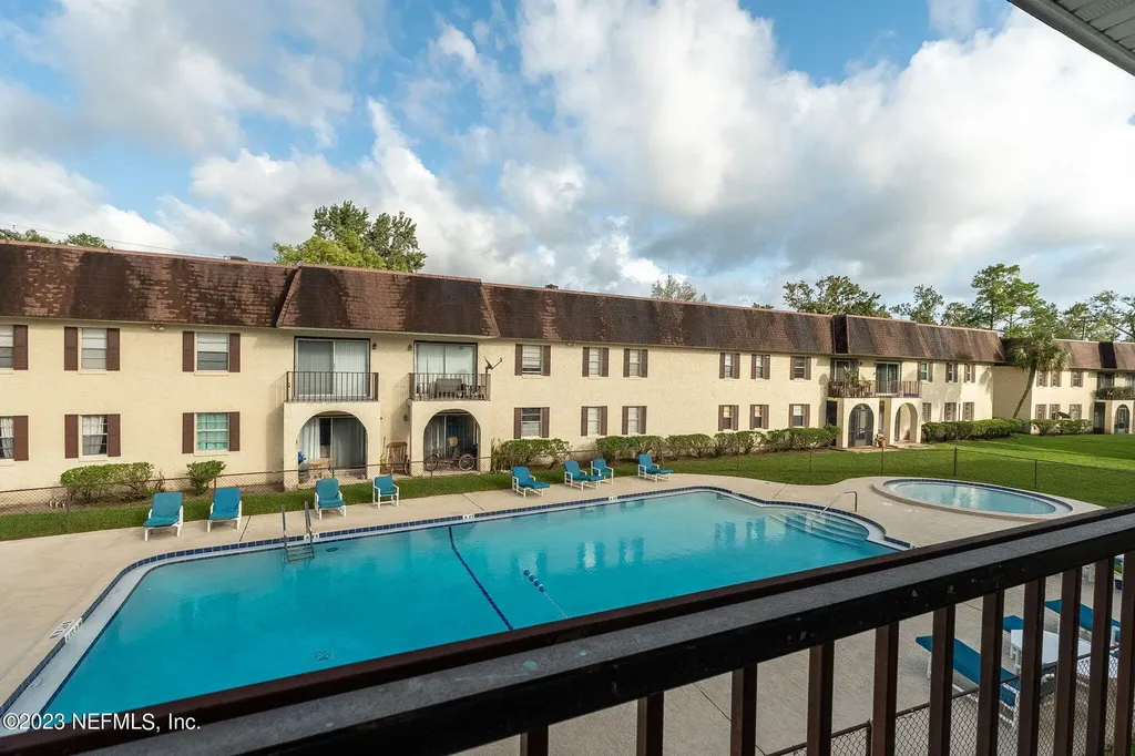 1735 El Camino Road Jacksonville FL 32216