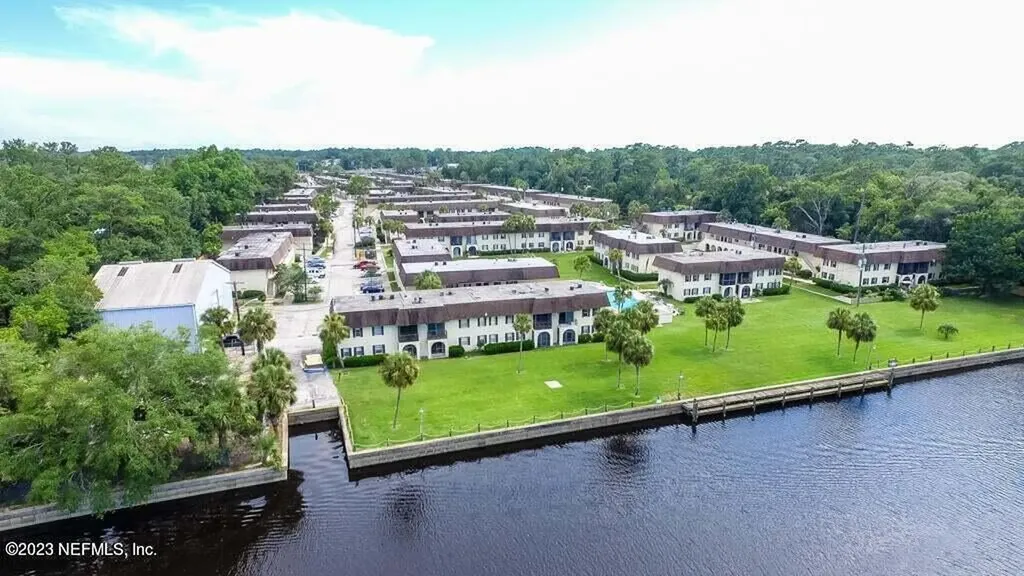 1735 El Camino Road Jacksonville FL 32216