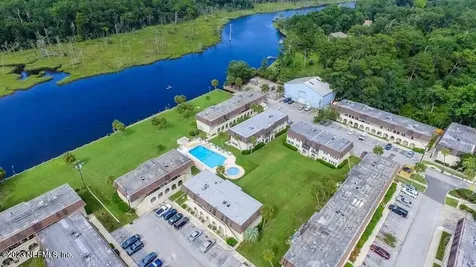 1735 El Camino Road Jacksonville FL 32216