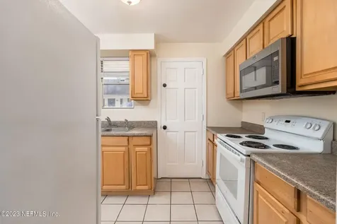 1735 El Camino Road Jacksonville FL 32216