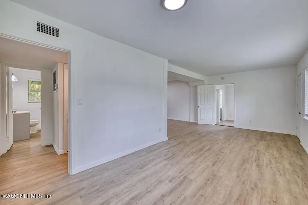 1339 Ellis Road Jacksonville FL 32205