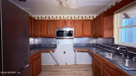 2737 Lake Shore Boulevard Jacksonville FL 32210