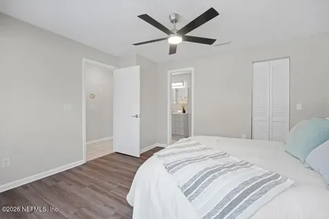 5605 Pinebay Circle N Jacksonville FL 32244