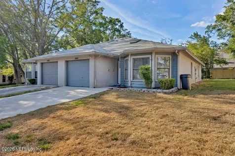 5605 Pinebay Circle N Jacksonville FL 32244