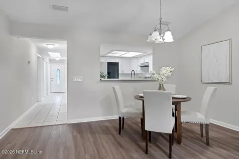 5605 Pinebay Circle N Jacksonville FL 32244