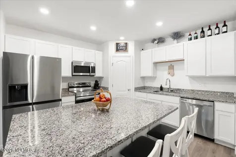 3284 Penny Cove Lane Jacksonville FL 32218