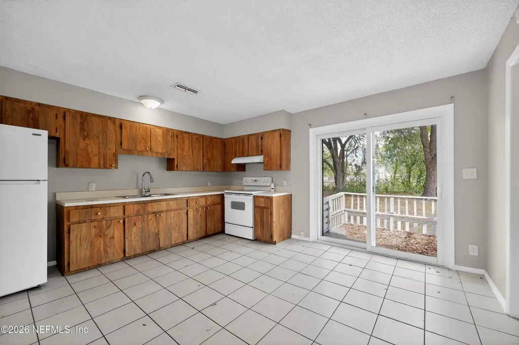 7807 Knoll Drive N Jacksonville FL 32221