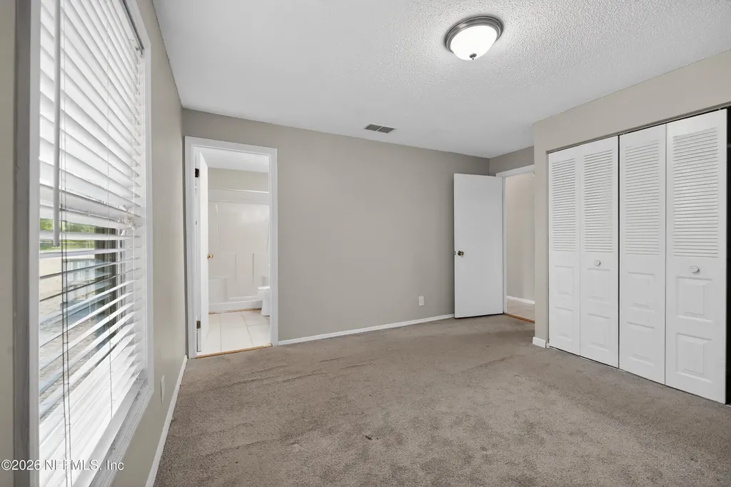 7807 Knoll Drive N Jacksonville FL 32221