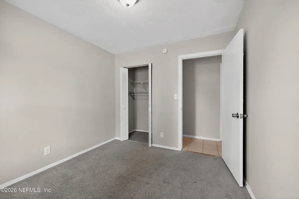 7807 Knoll Drive N Jacksonville FL 32221