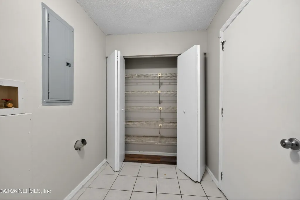 7807 Knoll Drive N Jacksonville FL 32221
