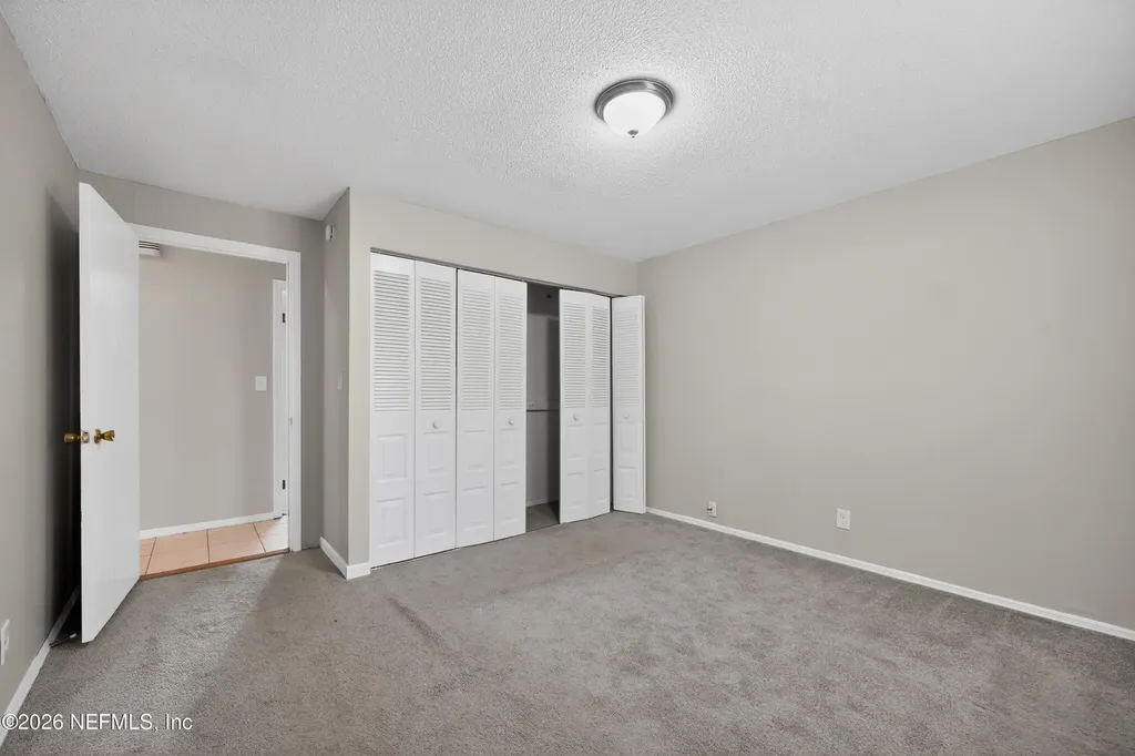 7807 Knoll Drive N Jacksonville FL 32221