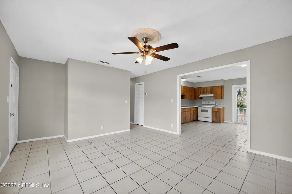 7807 Knoll Drive N Jacksonville FL 32221