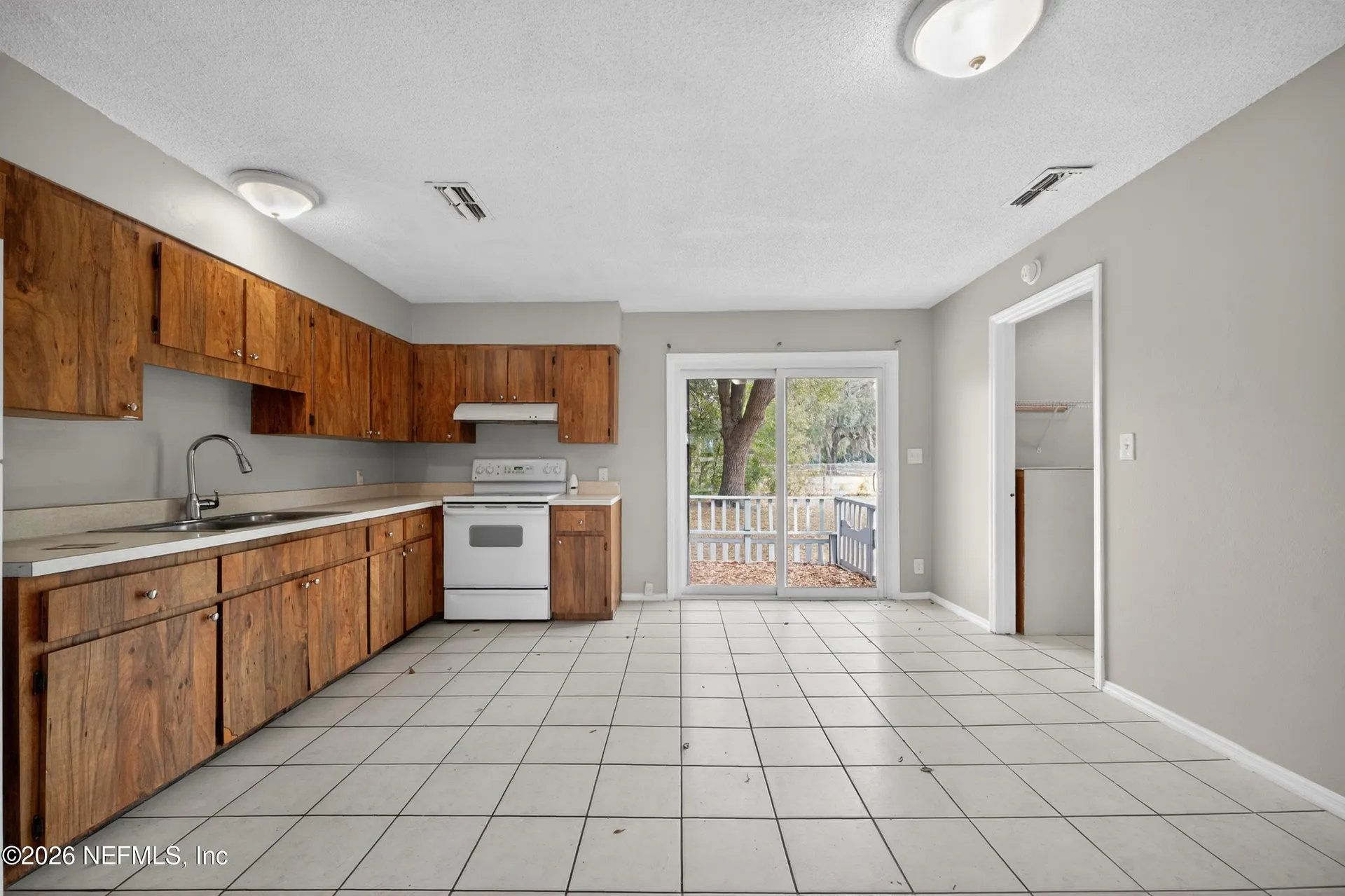 7807 Knoll Drive N Jacksonville FL 32221