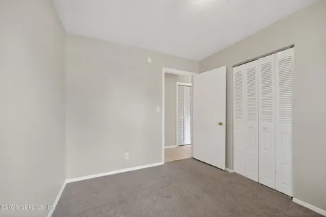 7807 Knoll Drive N Jacksonville FL 32221
