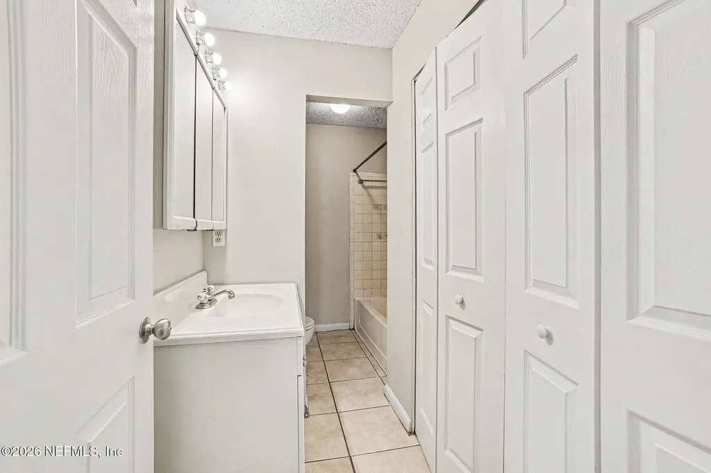 2483 Whispering Woods Boulevard Jacksonville FL 32246