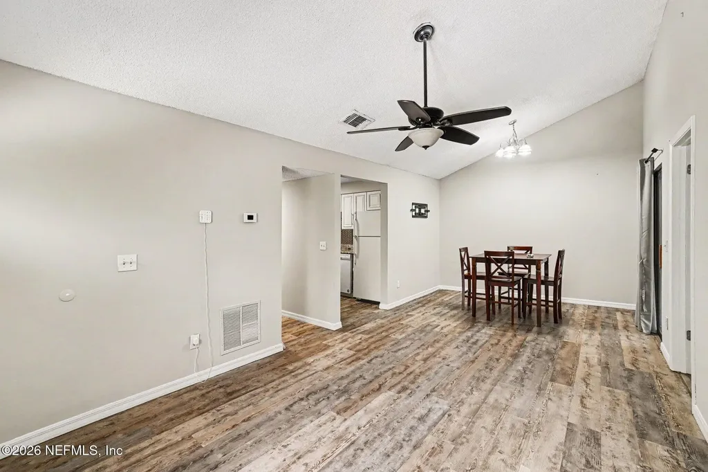 2483 Whispering Woods Boulevard Jacksonville FL 32246