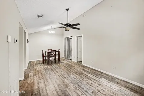 2483 Whispering Woods Boulevard Jacksonville FL 32246
