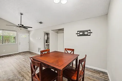 2483 Whispering Woods Boulevard Jacksonville FL 32246