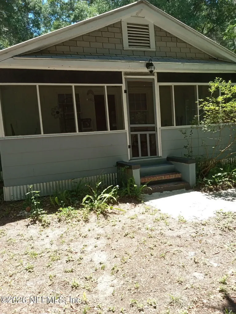 210 Pine Avenue Pomona Park FL 32181