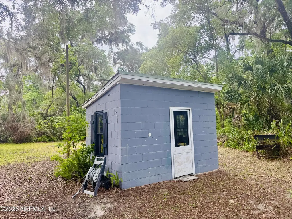 210 Pine Avenue Pomona Park FL 32181
