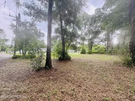 210 Pine Avenue Pomona Park FL 32181