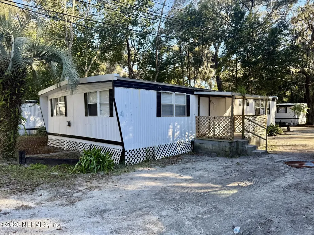 1511 S Palm Avenue Palatka FL 32177