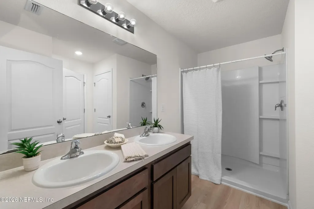 7736 Meadow Walk Lane Jacksonville FL 32256