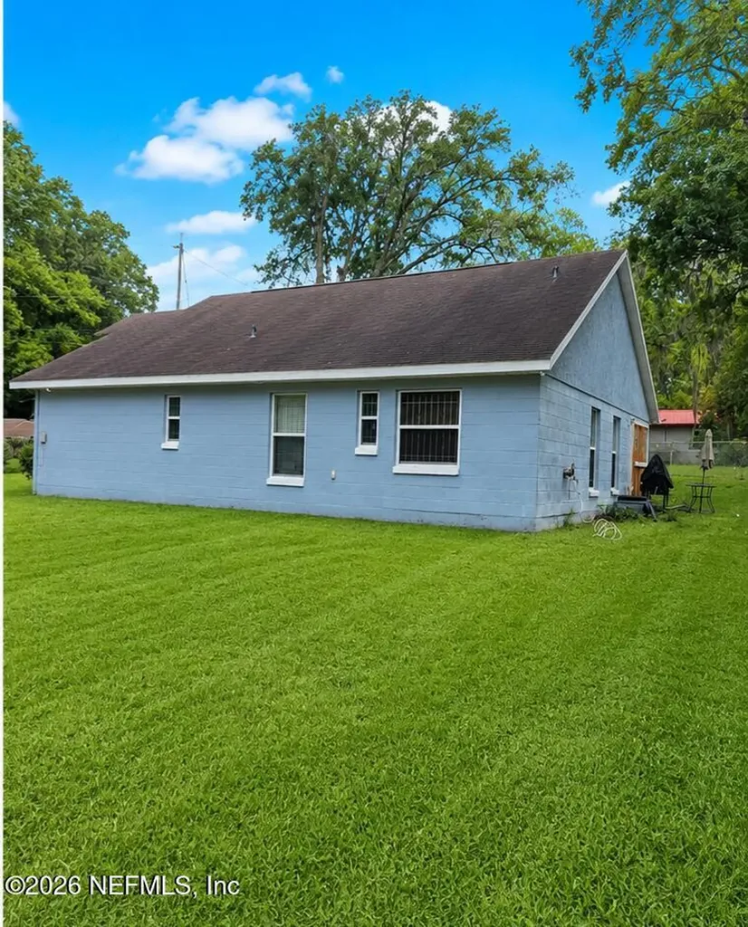 6188 Pettiford Drive W Jacksonville FL 32209