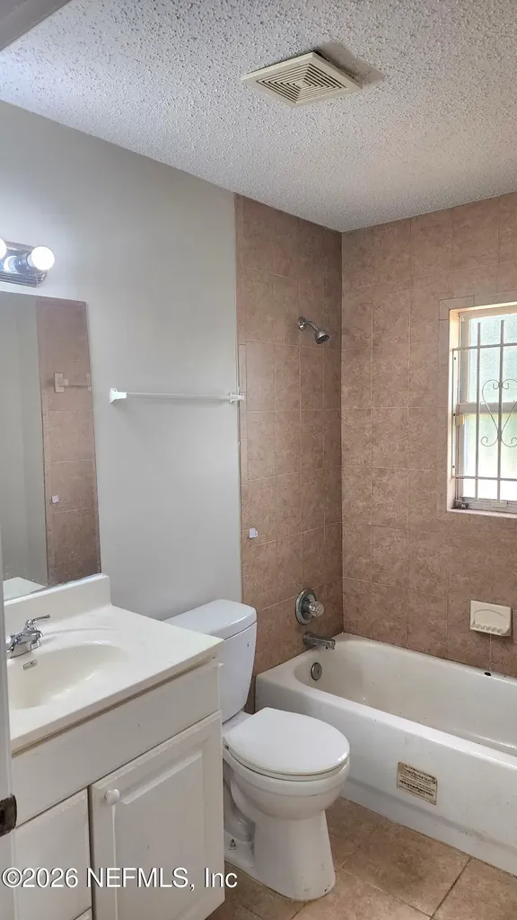 6188 Pettiford Drive W Jacksonville FL 32209
