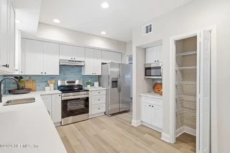 5534 Mariners Cove Drive Jacksonville FL 32210