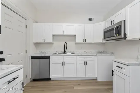 10471 Keuka Drive Jacksonville FL 32218