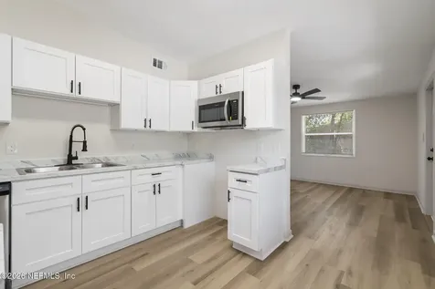 10471 Keuka Drive Jacksonville FL 32218