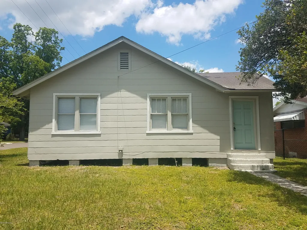 205 E 44th Street Jacksonville FL 32208