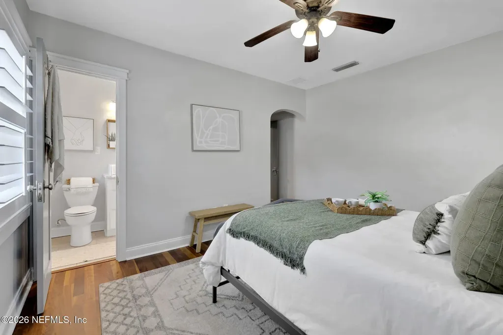 4221 Demedici Avenue Jacksonville FL 32210