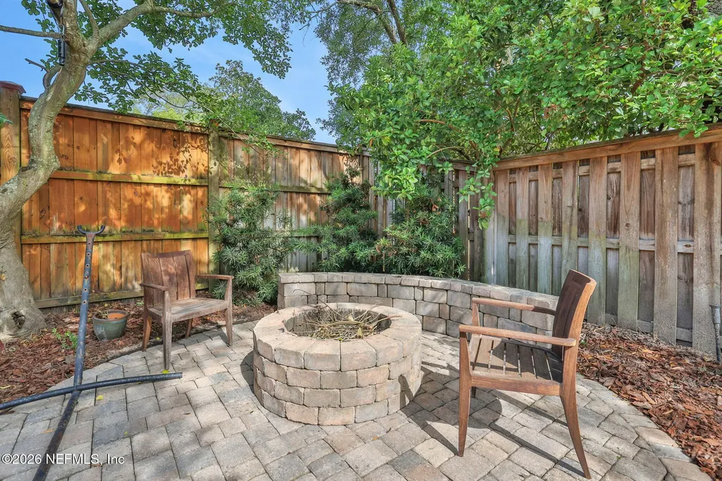 4221 Demedici Avenue Jacksonville FL 32210