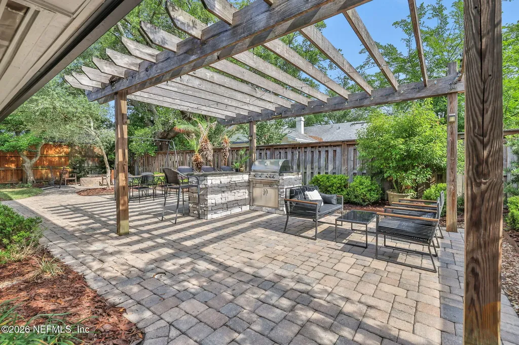 4221 Demedici Avenue Jacksonville FL 32210