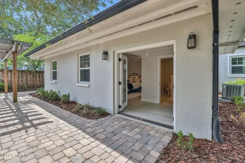 4221 Demedici Avenue Jacksonville FL 32210
