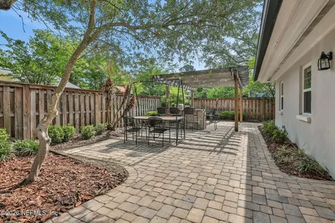 4221 Demedici Avenue Jacksonville FL 32210