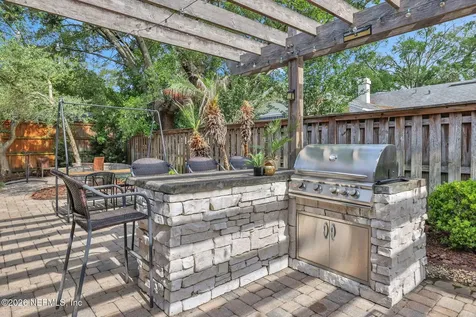 4221 Demedici Avenue Jacksonville FL 32210