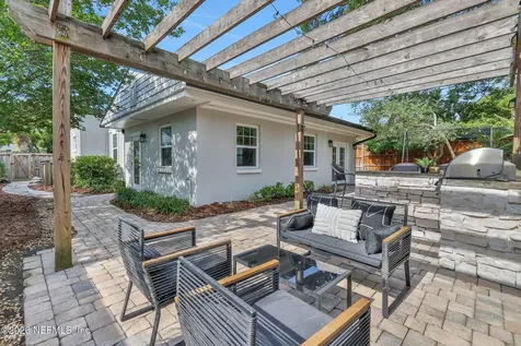 4221 Demedici Avenue Jacksonville FL 32210