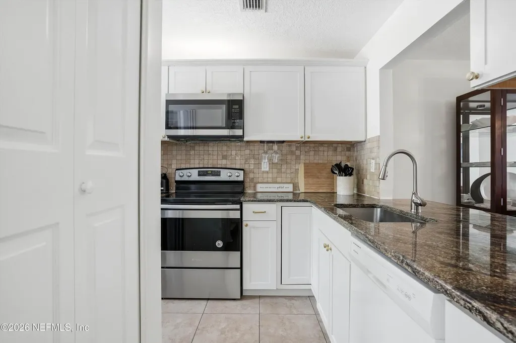 7701 Baymeadows Circle W Jacksonville FL 32256
